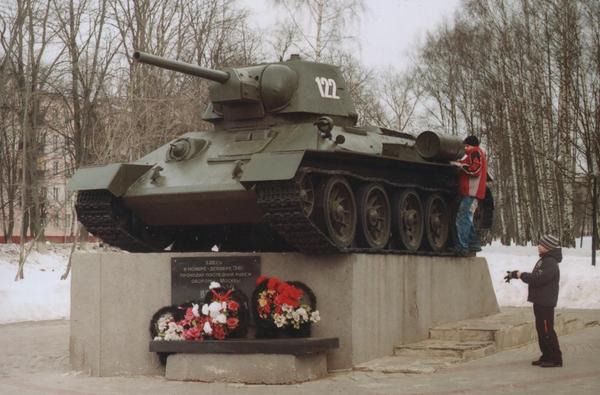 а поле боя держится на танках...