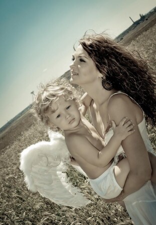 ніжність в маминих руках