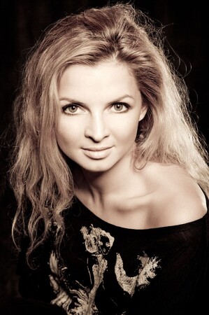 Анна.