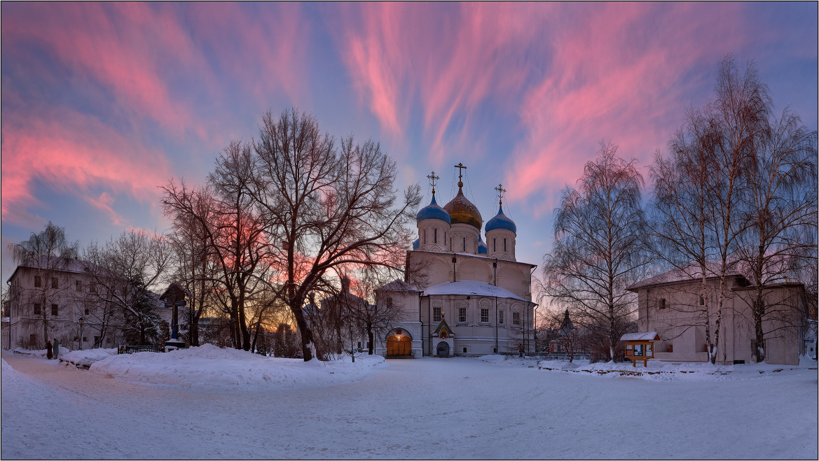 РОЖДЕСТВЕНСКИЙ ВЕЧЕР В НОВОСПАССКОМ МОНАСТЫРЕ