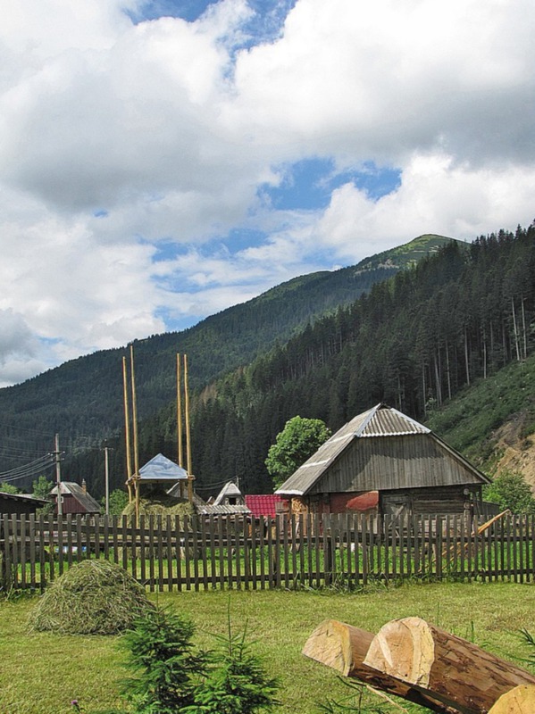 Карпатский двор.