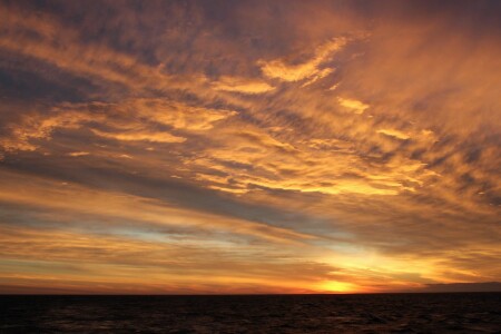 Рассвет в Атлантике