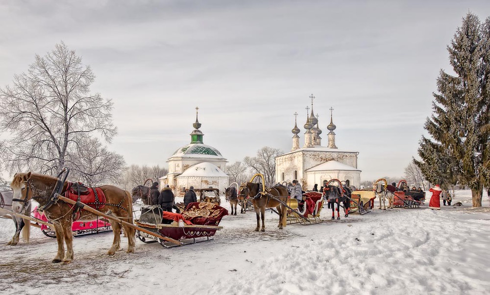 В тихом городке.