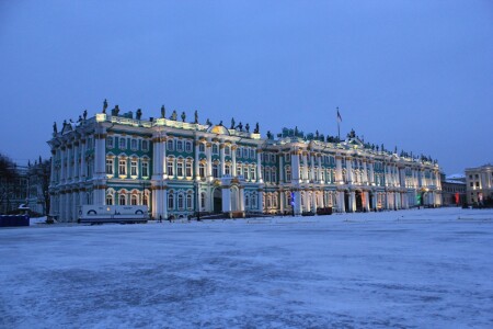 Зимний на рассвете