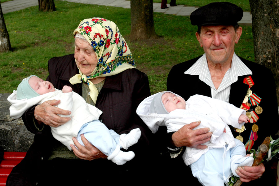 Жизнь продолжается.