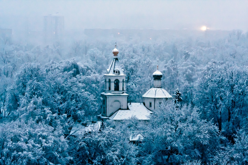 апрельское утро в Москве...