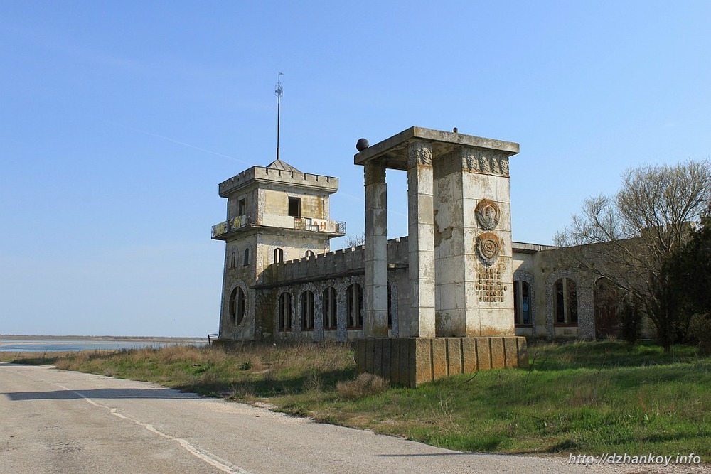 Старое здание ресторана Чонгар