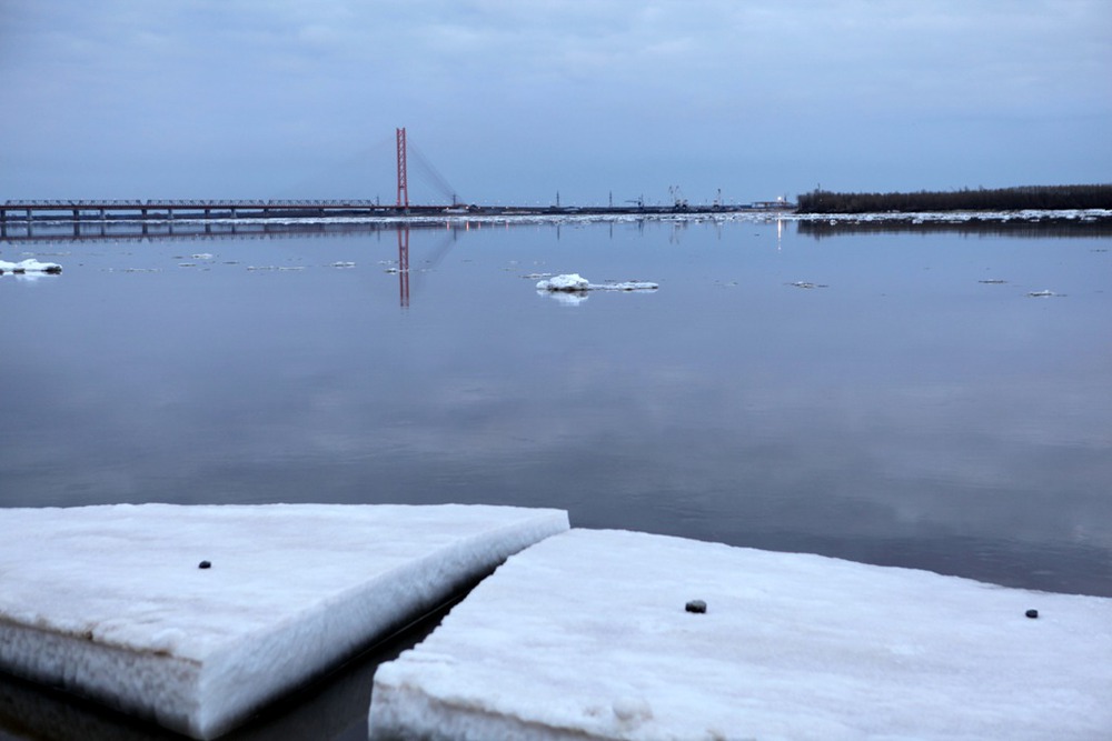 А воды уж Весной шумят