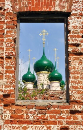 Храм...