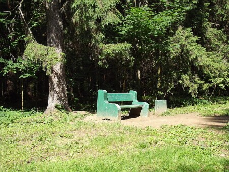 Скамейка в парке...