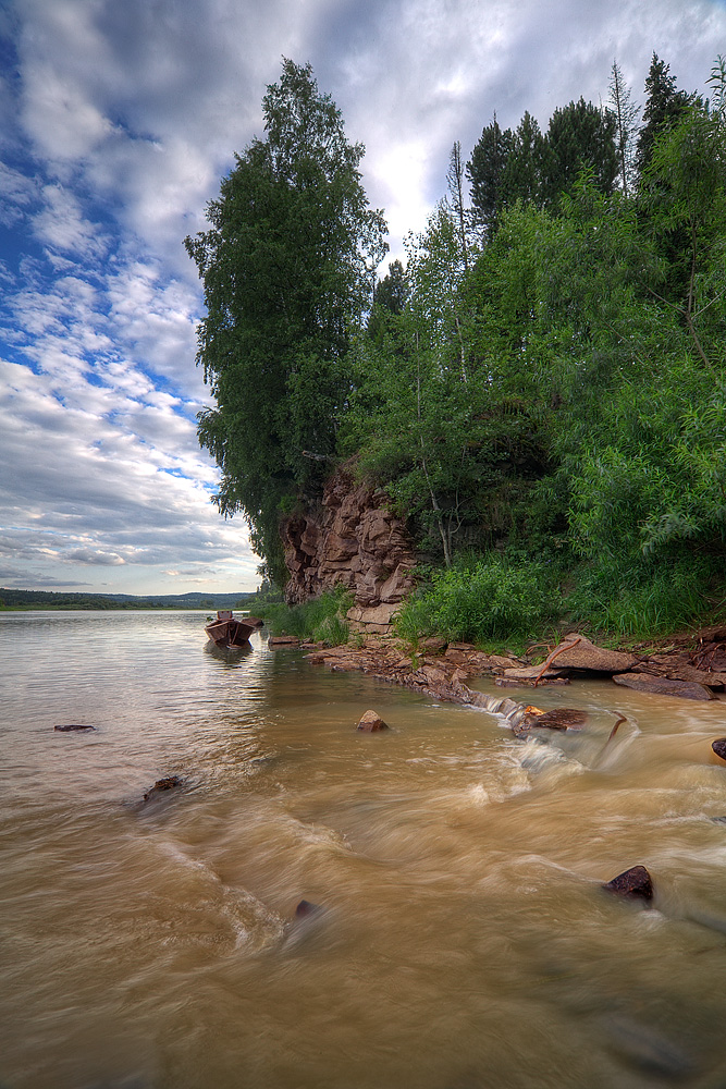 Берег жёлтой реки