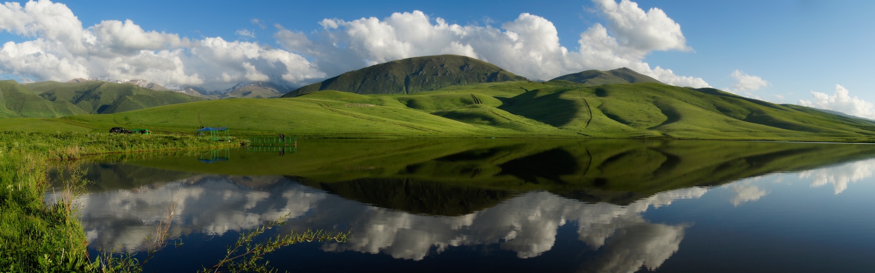 летняя панорама озера Ушконыр