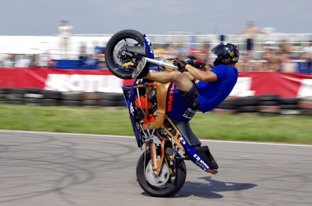 АВТОЭКЗОТИКА 2011. "Акробат" в деле!