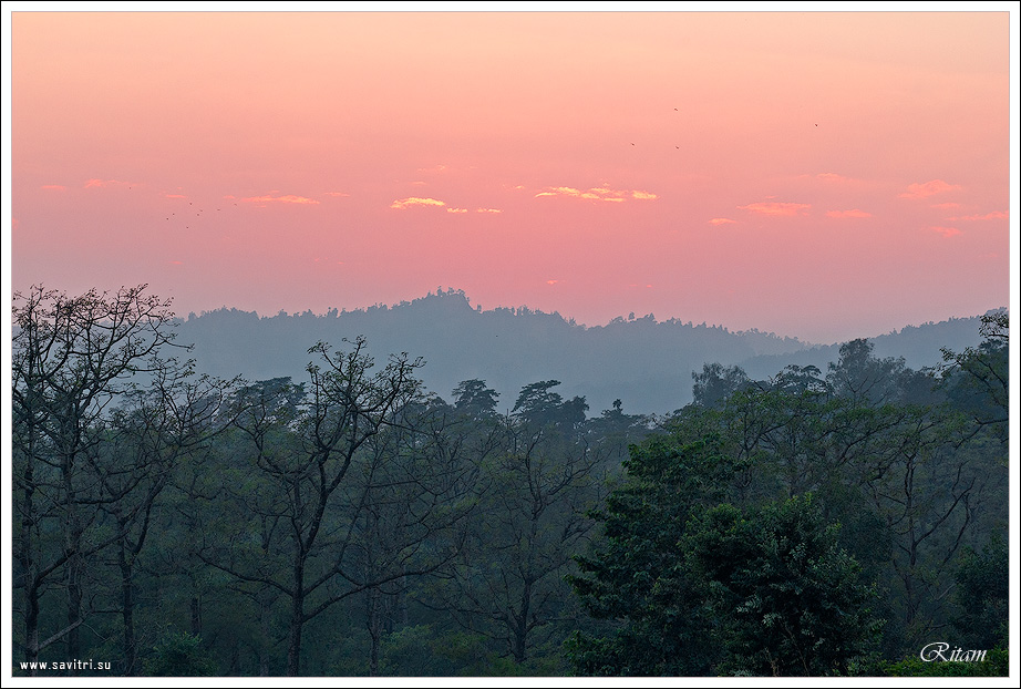 Гималайская долина - закат = A Himalayan Valley. Sunset