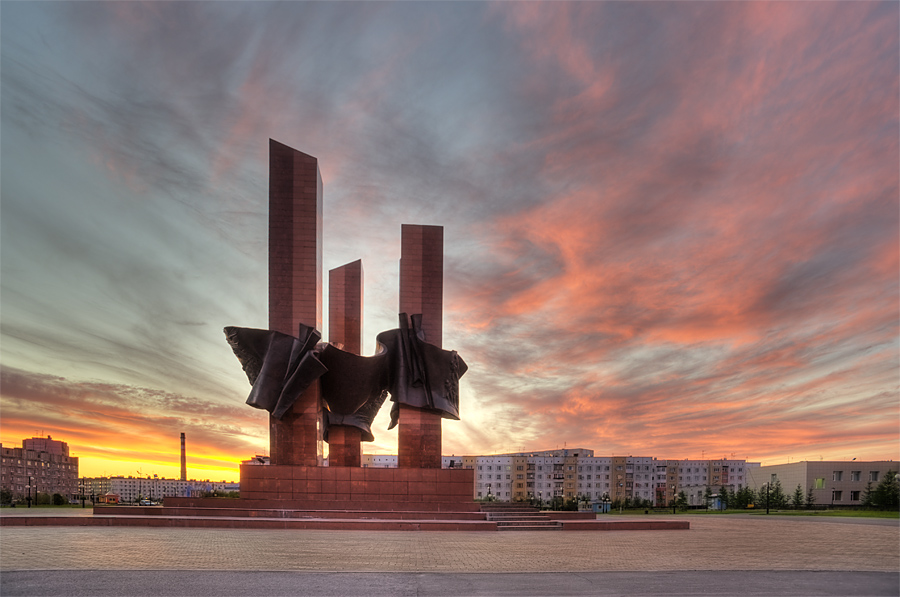 Площадь Памяти в Новом Уренгое