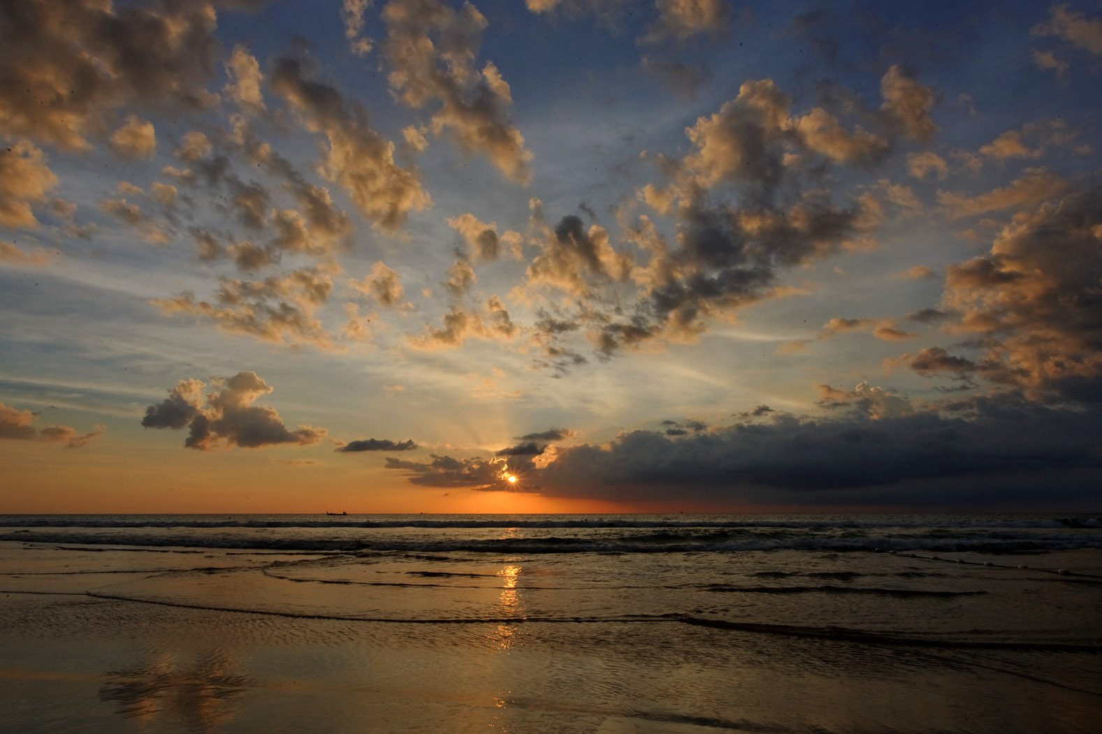 Sunset on the Karon Beach (Phuket)