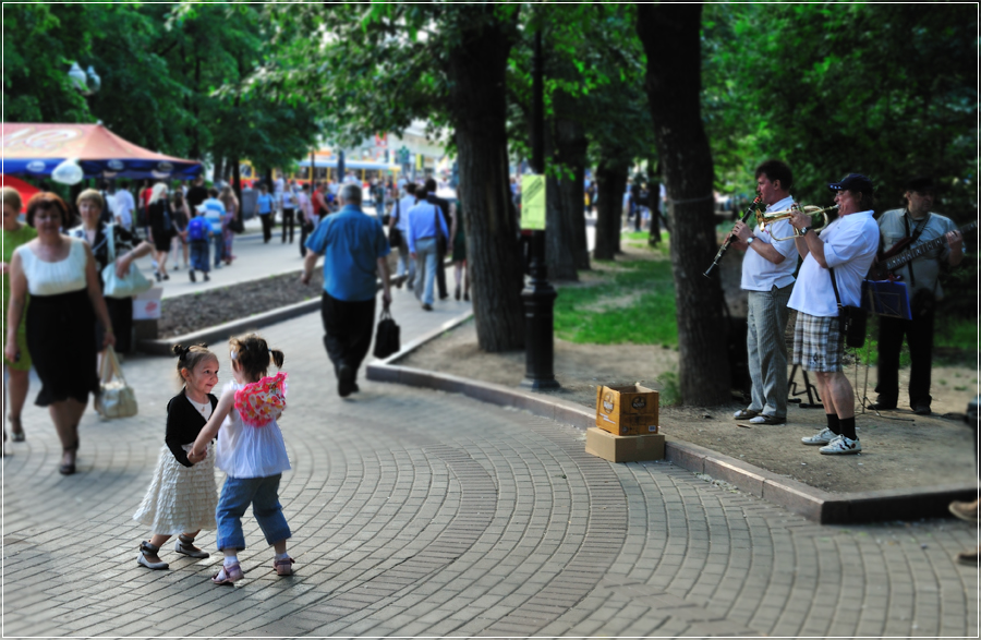 В темпе вальса