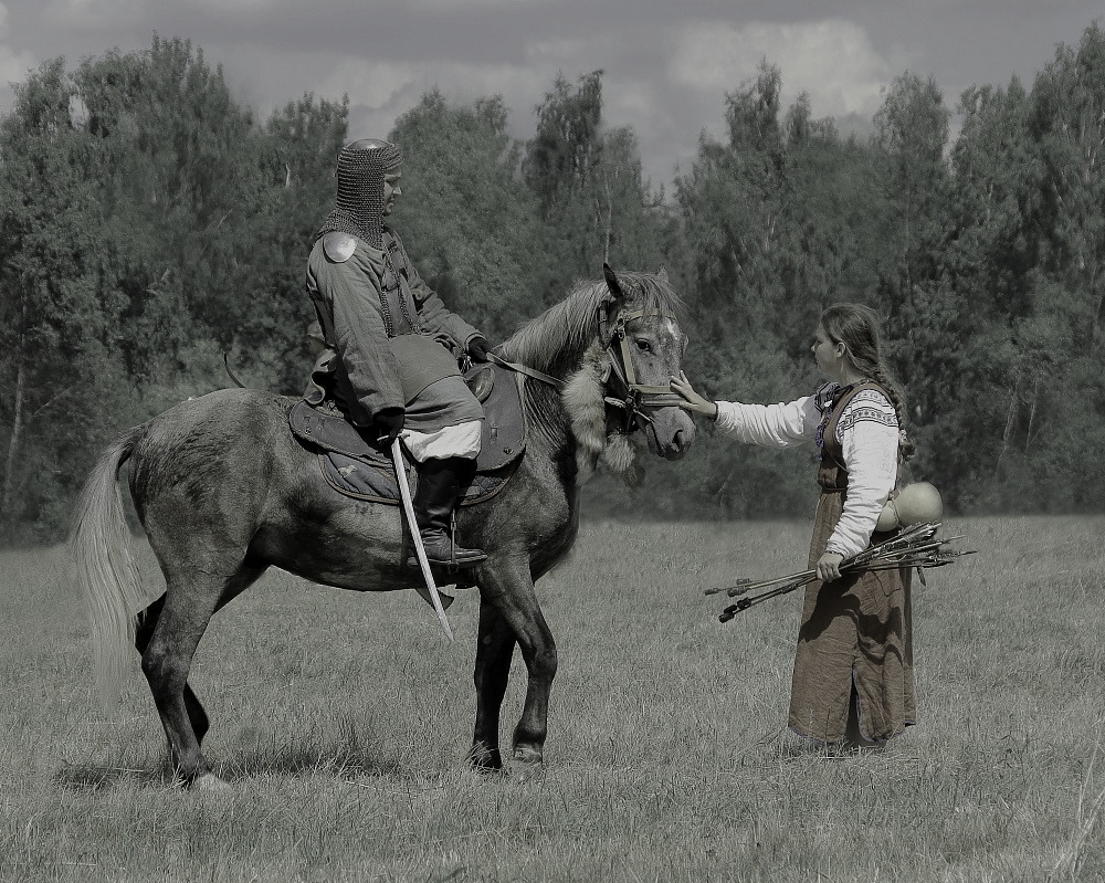 Девочка и всадник.