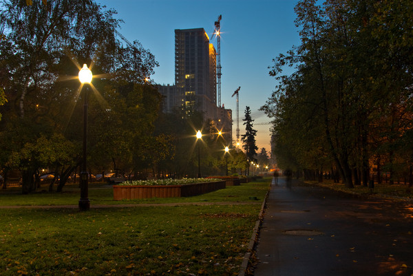 раннее утро в спальном районе