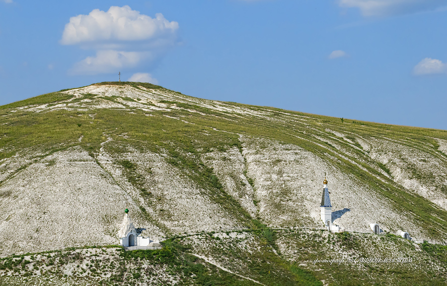 ДВА ХРАМА И ГОЛГОФА