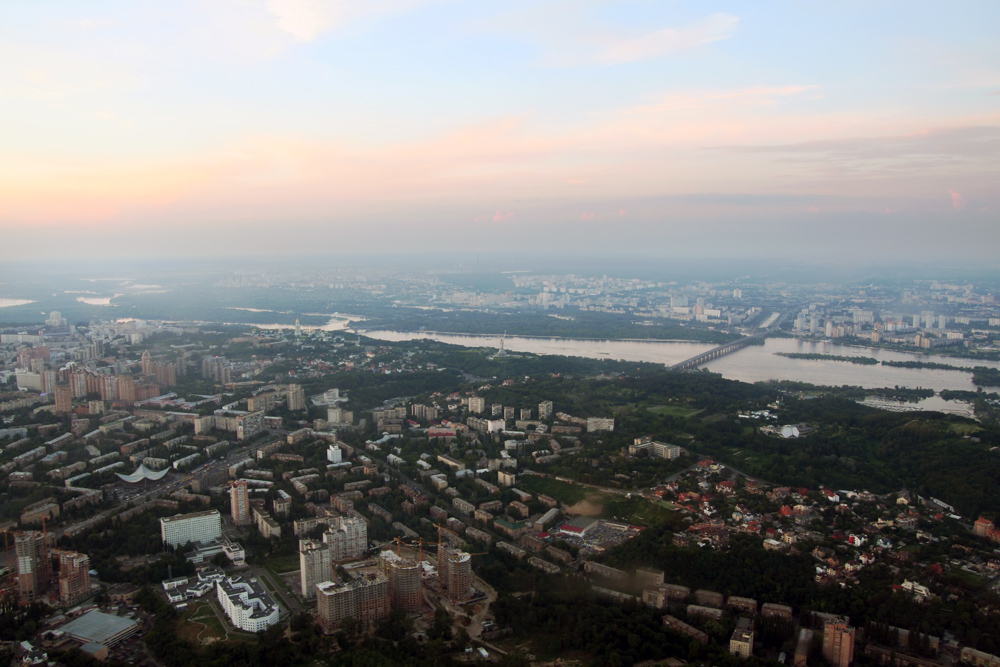 Киев в вечерней дымке