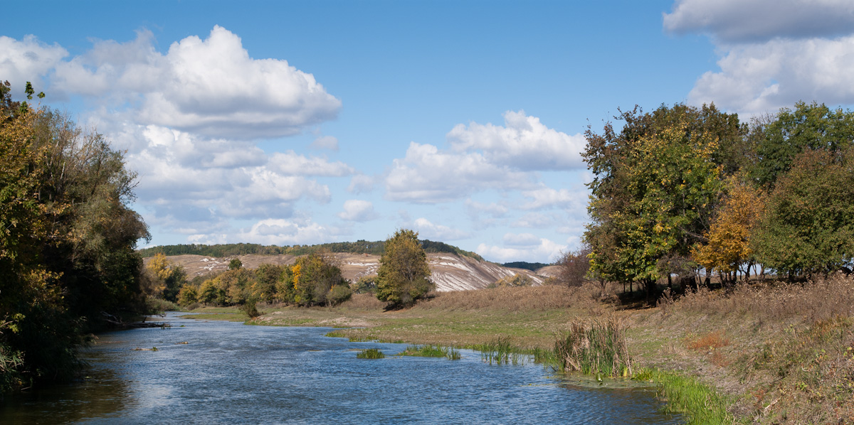 На реке