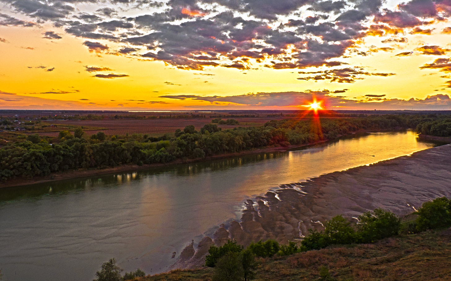 ШИРОКА СТРАНА МОЯ РОДНАЯ (HDR)