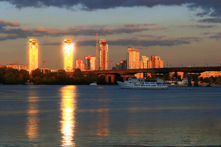 Дом, заходящего солнца