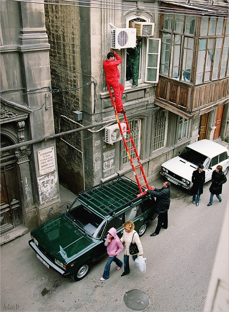 Смотреть, влезать и держать