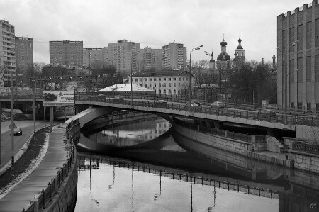 Московские кривые линии вдоль берега реки Яузы 10