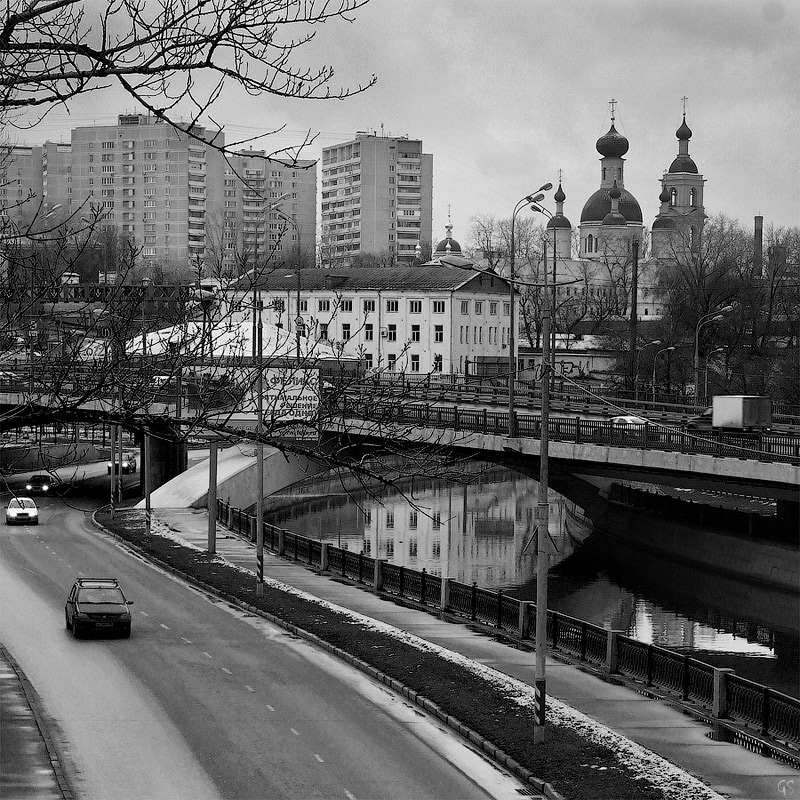 Московские кривые линии вдоль берега реки Яузы 11