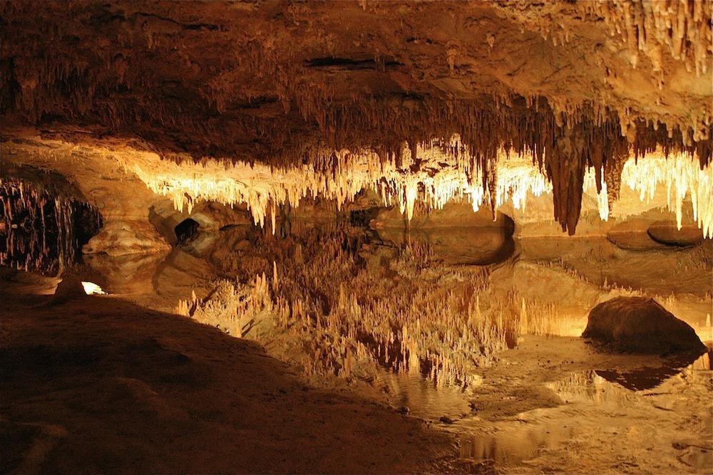 В пещере Luray Caverns