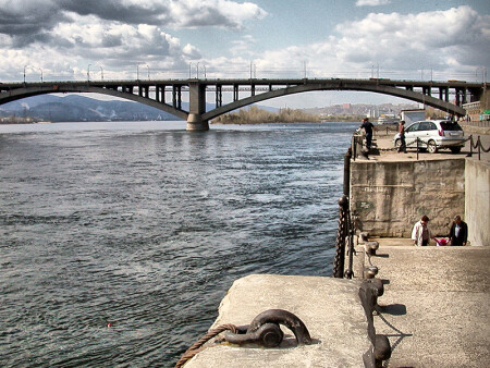 Вода камень точит...