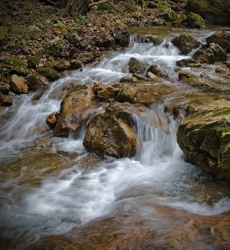 Вода и камни