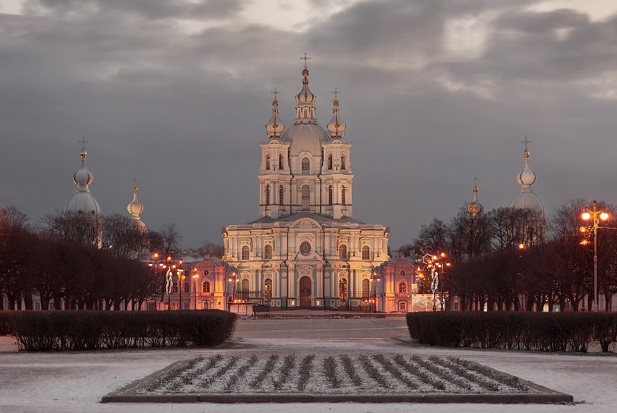 Петербургское утро.Смольный