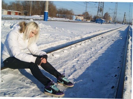 АННА Каренина скучает