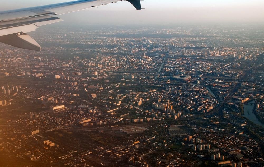 Под крылом Париж