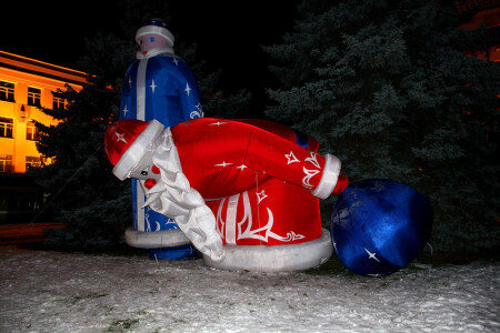 В новый год даже дед мороз ....