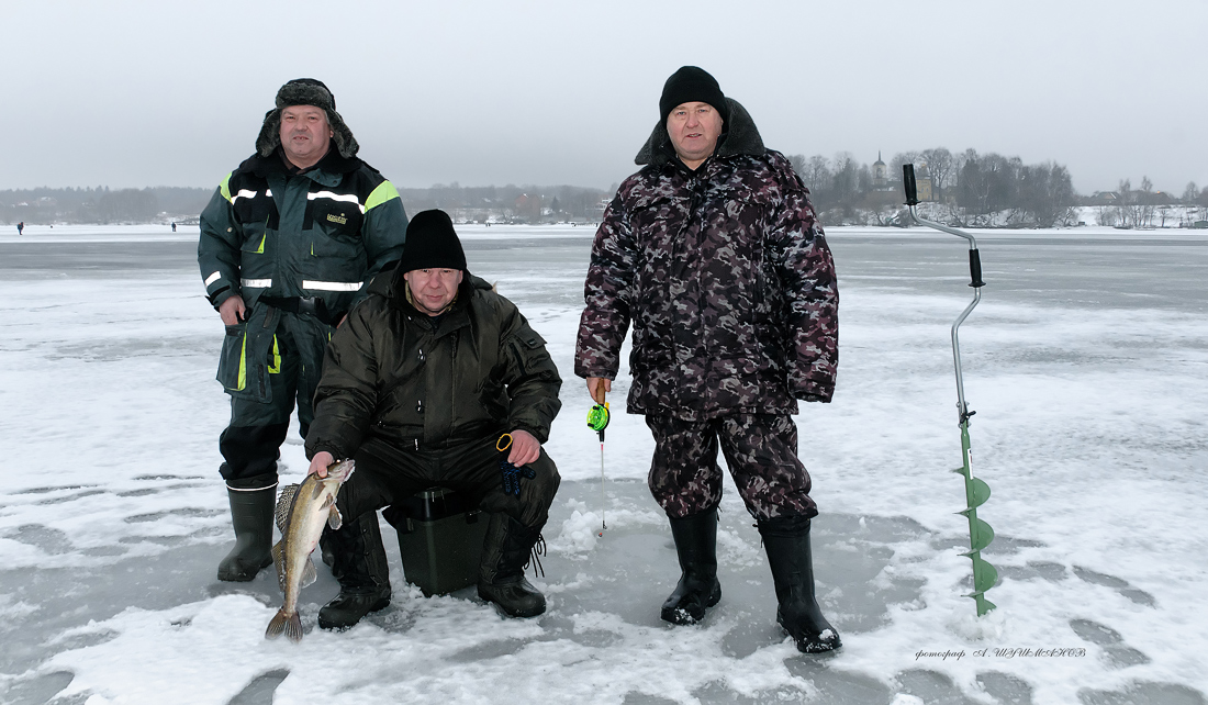 А ТЕМ ВРЕМЕНЕМ...