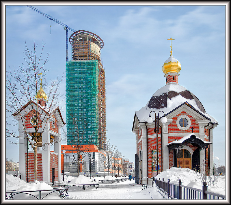 Звонница и церковь-часовня Серафима Саровского