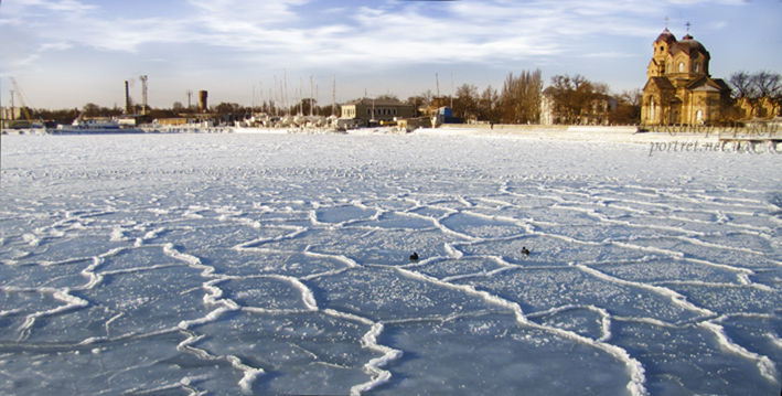 В оковах льда (Евпатория февраль 2012г.)