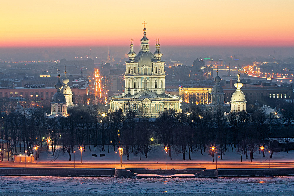 Зимний Санк-Петербург. Смольный собор.