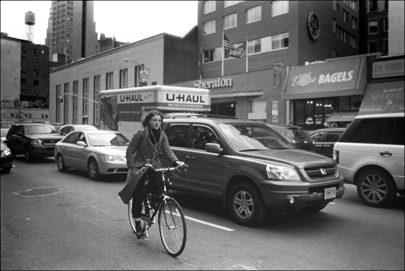 девушка нa велосипеде, ню-ёрк, манхеттен, lafayette street