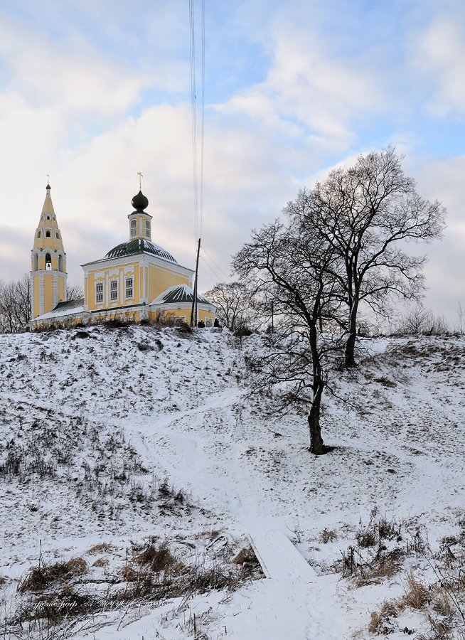 церковь ТРОИЦЫ ЖИВОНАЧАЛЬНОЙ(&quot;на погосте&quot;)