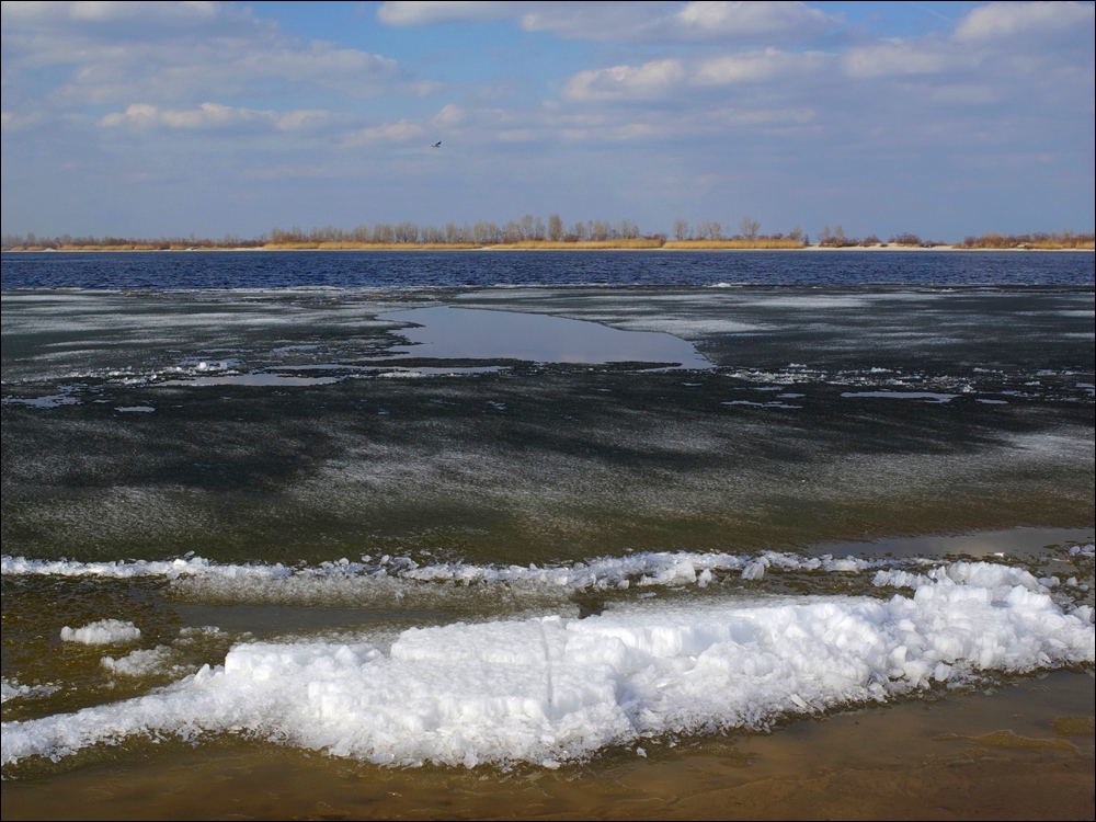 Мартовский день на Днепре