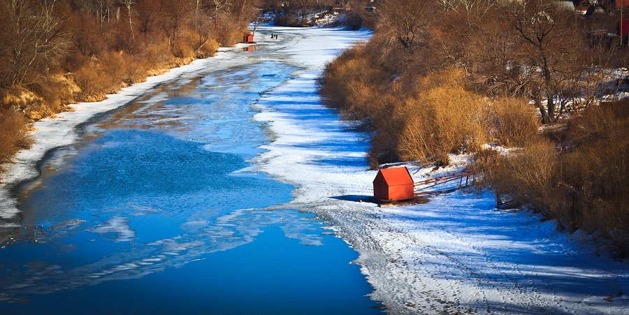 Весна за городом