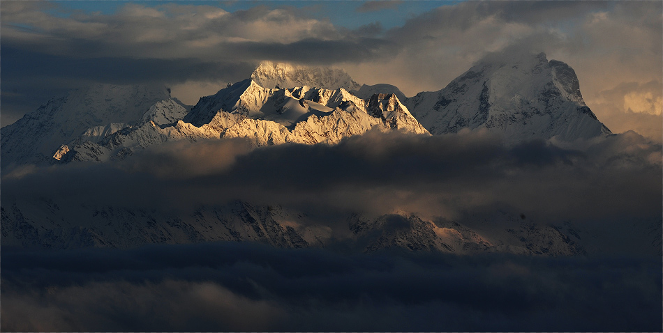 Ganesh Himal на рассвете