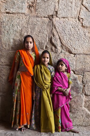 Три индийские девочки