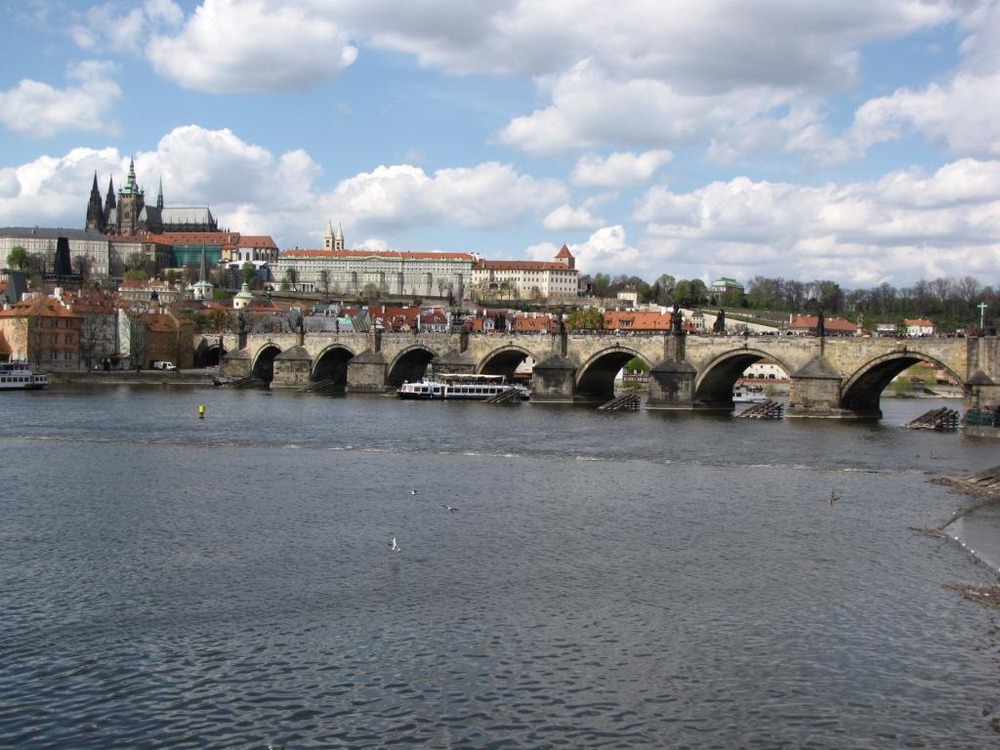 Прага, вид на Карлов мост