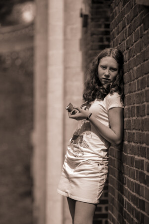 Девочка с мороженым